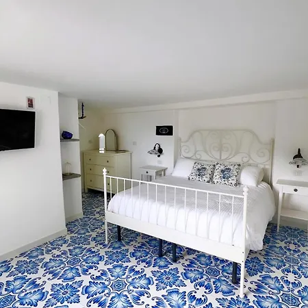 ゲストハウス Carolina 4*