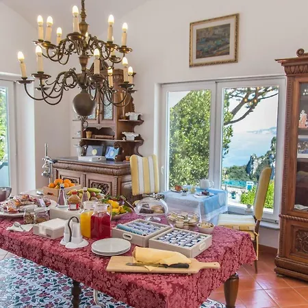 ゲストハウス Carolina